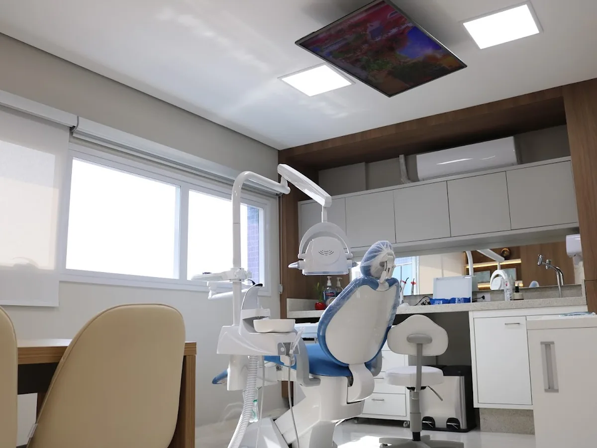 Carla Duque Odontologia — dentista em Jardim Aquarius, São José dos Campos