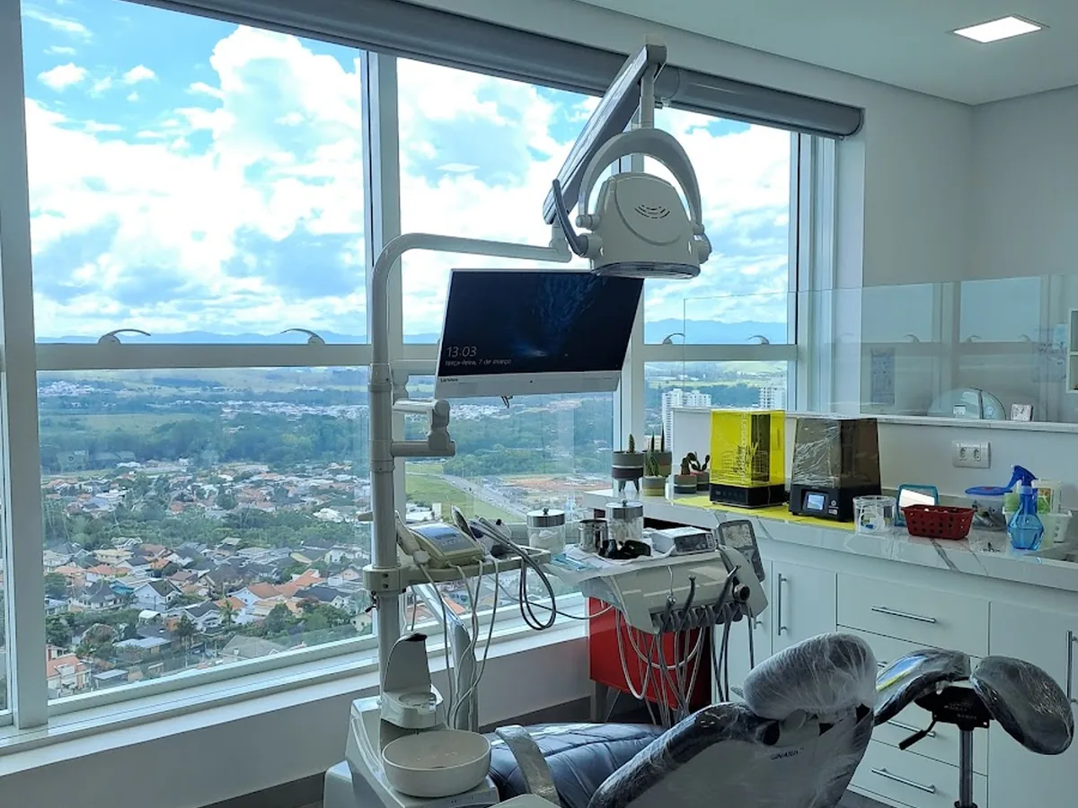 Centro Odontológico • Prof. Dr. Albano Jr. — dentista em Jardim das Colinas, São José dos Campos
