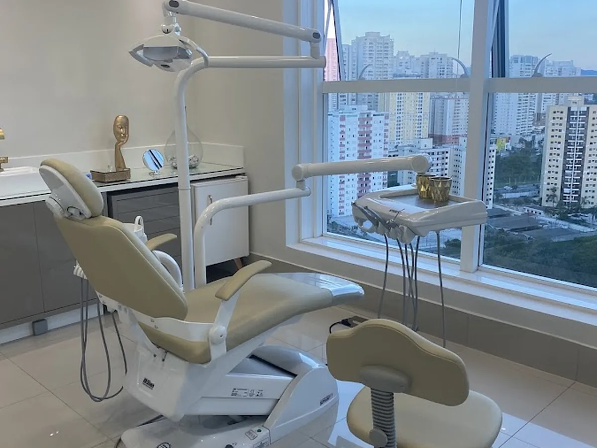 Clínica Odontológica Dra Bruna Veiga — dentista em Jardim Aquarius, São José dos Campos