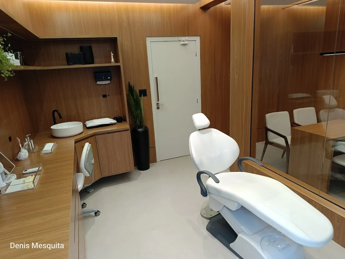 Drº Alberto Alvarenga — dentista em Vila Adyana, São José dos Campos