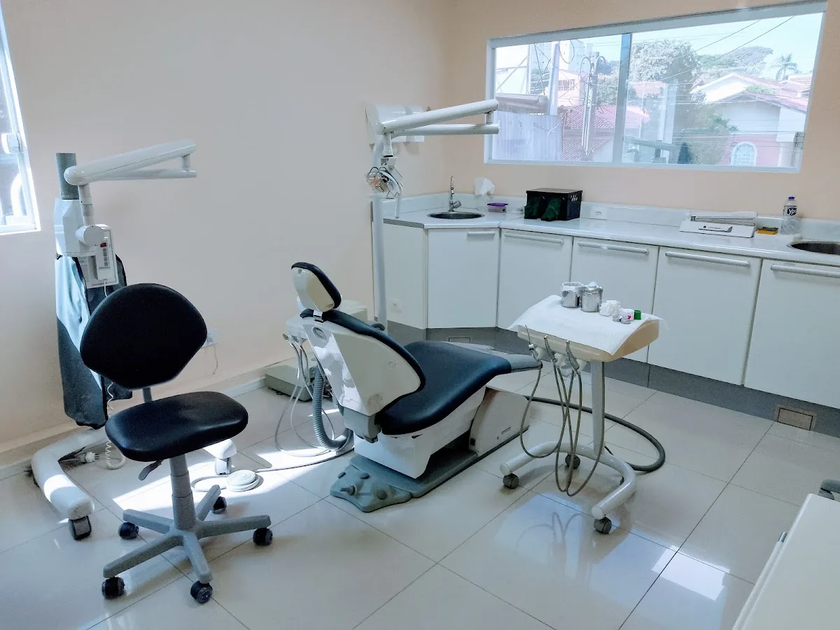 Consultório Odontológico Dr. Carlos Roberto Pena — dentista em Parque Industrial, São José dos Campos