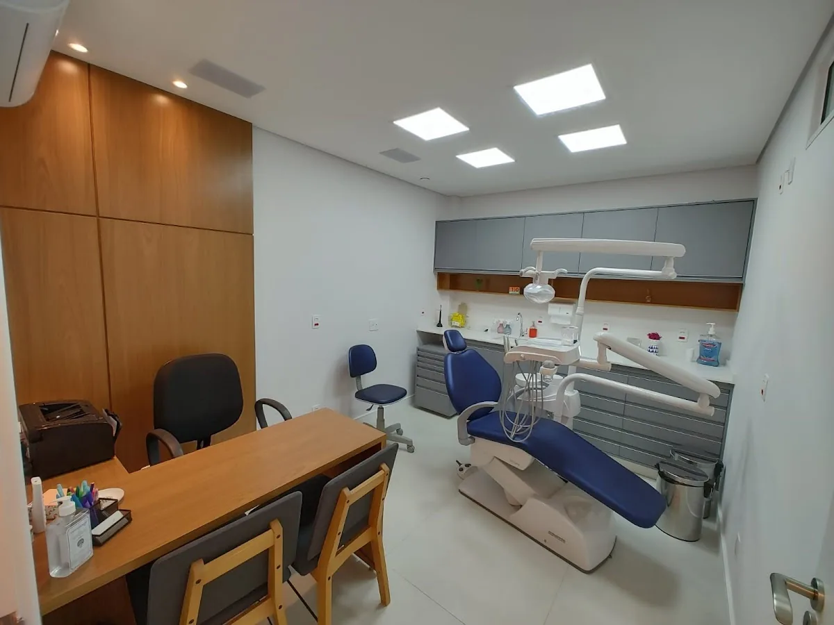 Consultório Odontológico - Dra. Carla Pessini Campos — dentista em Altos Esplanda, São José dos Campos