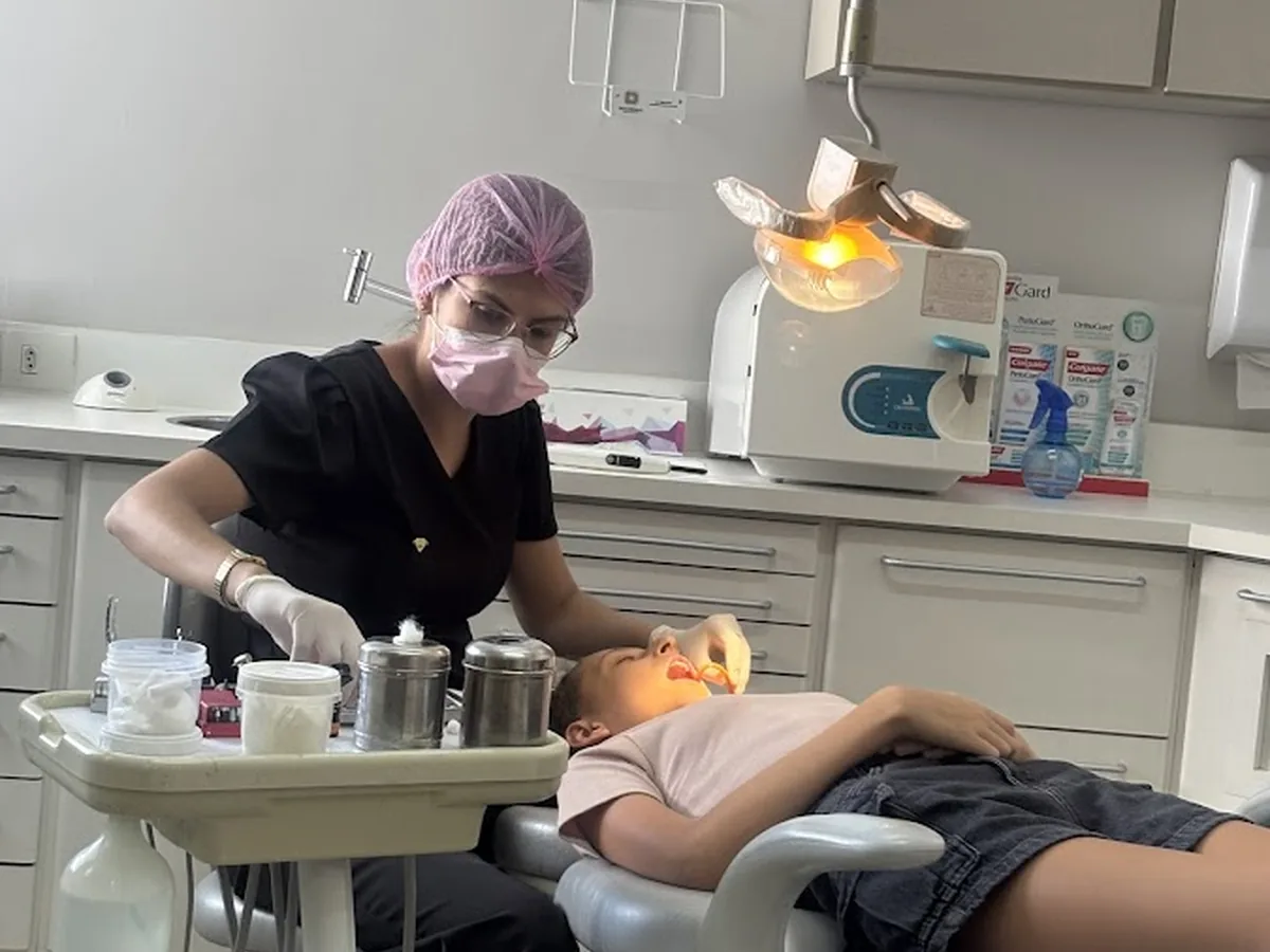 Consultório Odontológico Dra Lívia Inocêncio — dentista em Monte Castelo, São José dos Campos