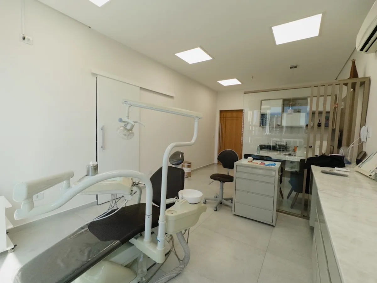 Consultório odontológico - Dra. Yumi Hirayama — dentista em Jardim Aquarius, São José dos Campos
