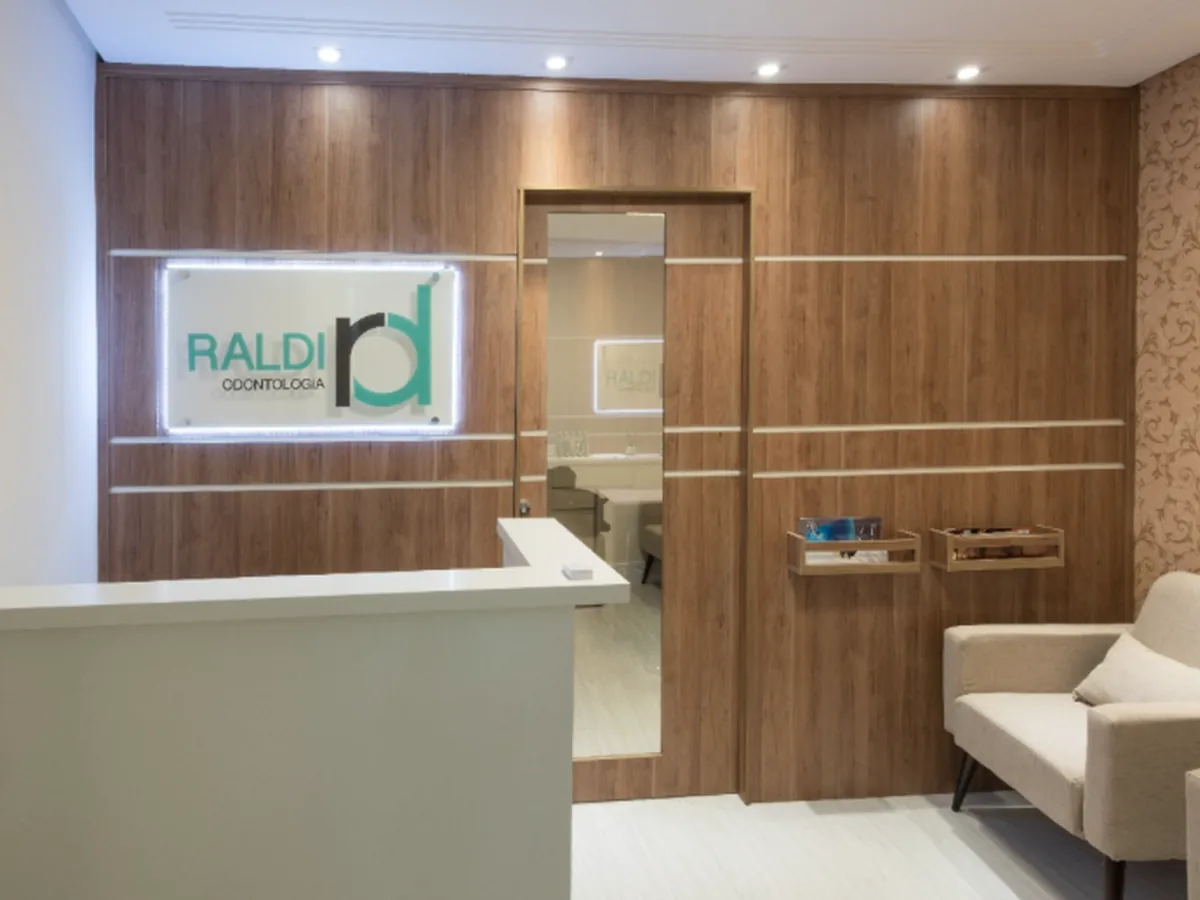 Dr. Fernando Raldi — dentista em Centro, São José dos Campos