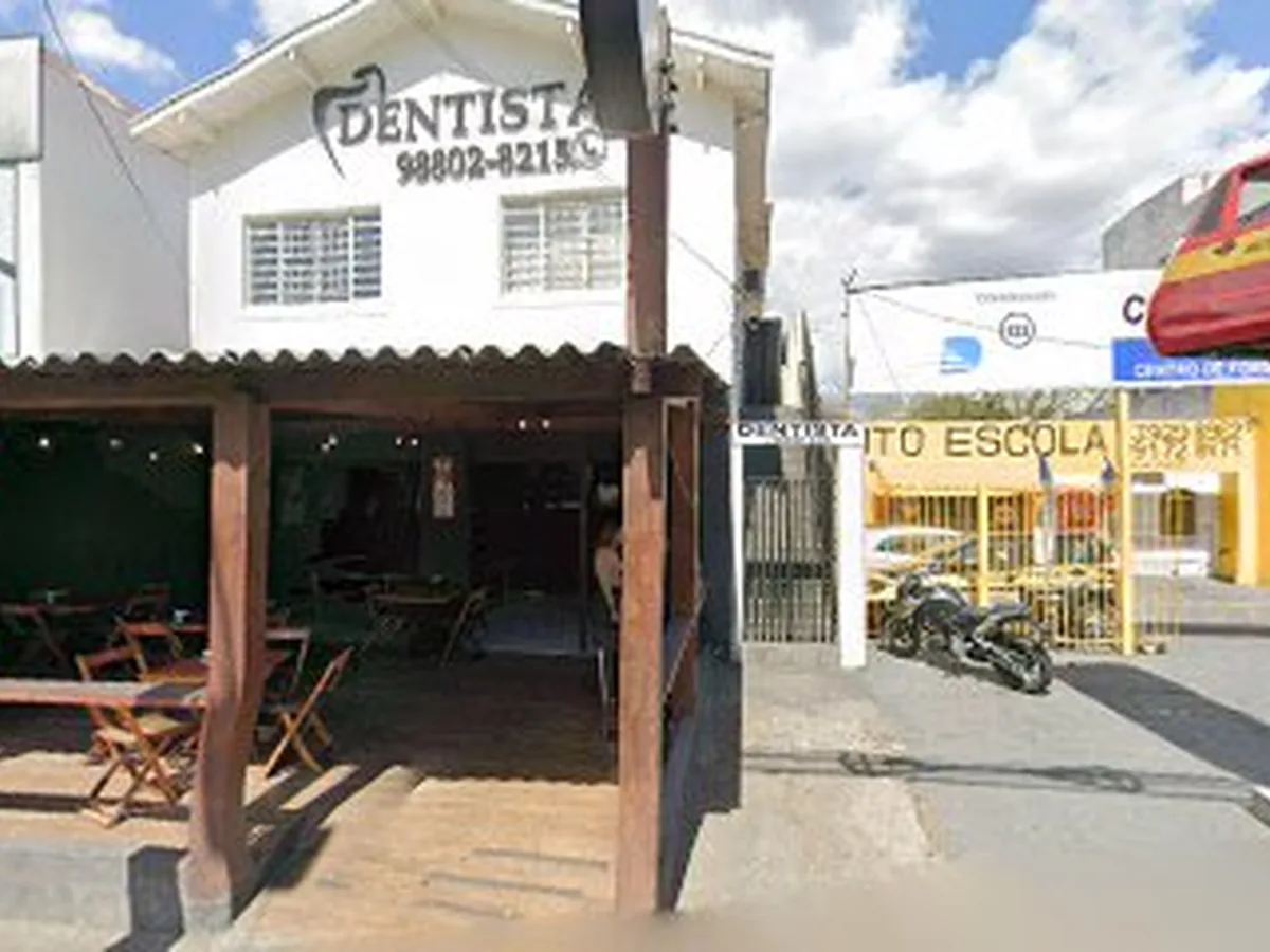 Dra Adriana M. Sales — dentista em Vila Industrial, São José dos Campos