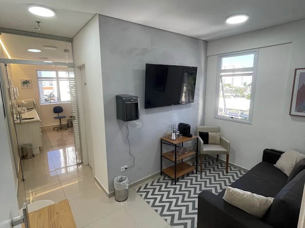 Dr. Carlos Arantes — dentista em Jardim Aquarius, São José dos Campos