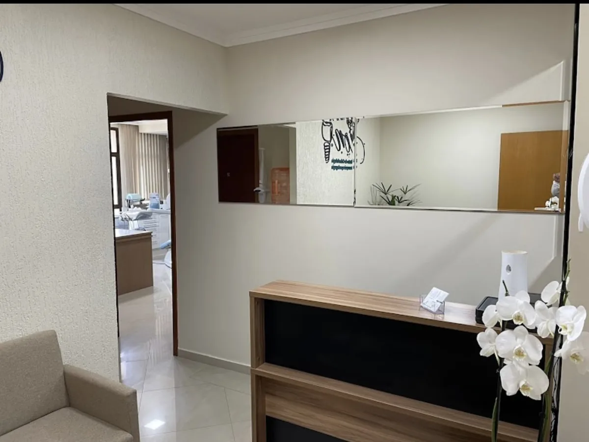 Dr Luiz Roberto Aguiar — dentista em Jardim Aquarius, São José dos Campos