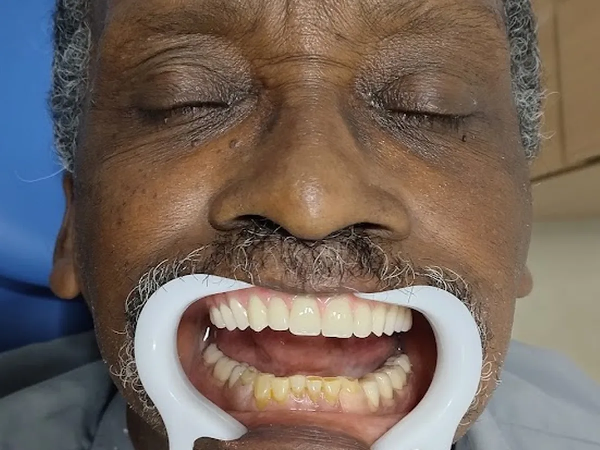 Dr. Marcus Vinícius Issa Vieira — dentista em Jardim Satélite, São José dos Campos