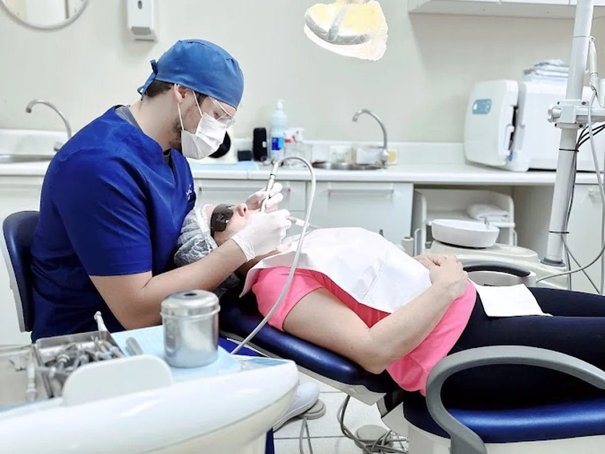 Dr. Pedro Pinheiro — dentista em Vila Adyana, São José dos Campos