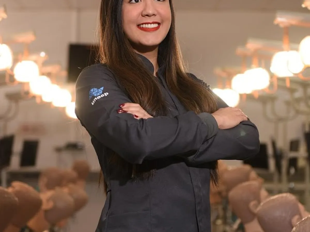 Dra. Andressa Namba — dentista em Centro, São José dos Campos