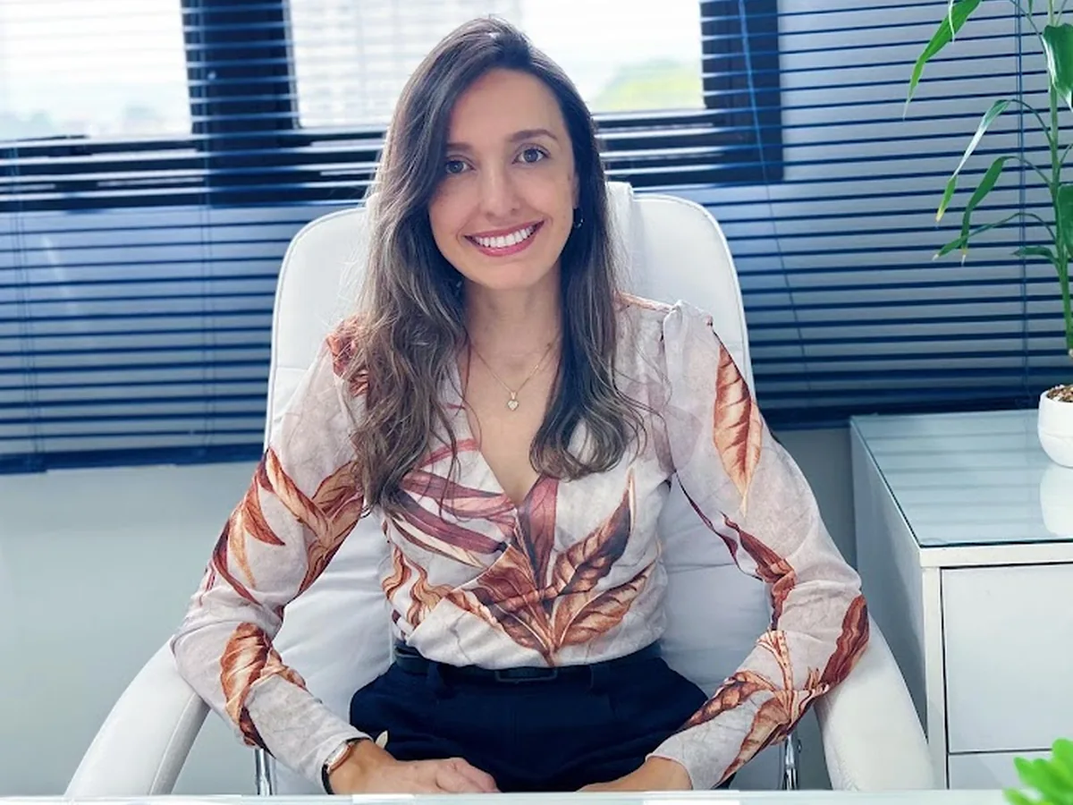 Dra. Camila Siqueira — dentista em Centro, São José dos Campos