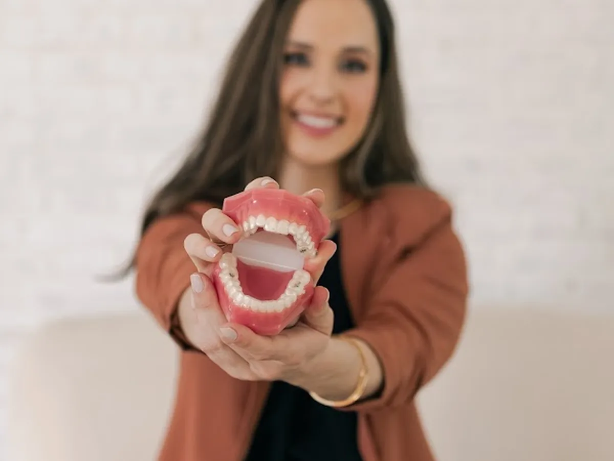 Dra. Claudia Barrios — dentista em Jardim Aquarius, São José dos Campos