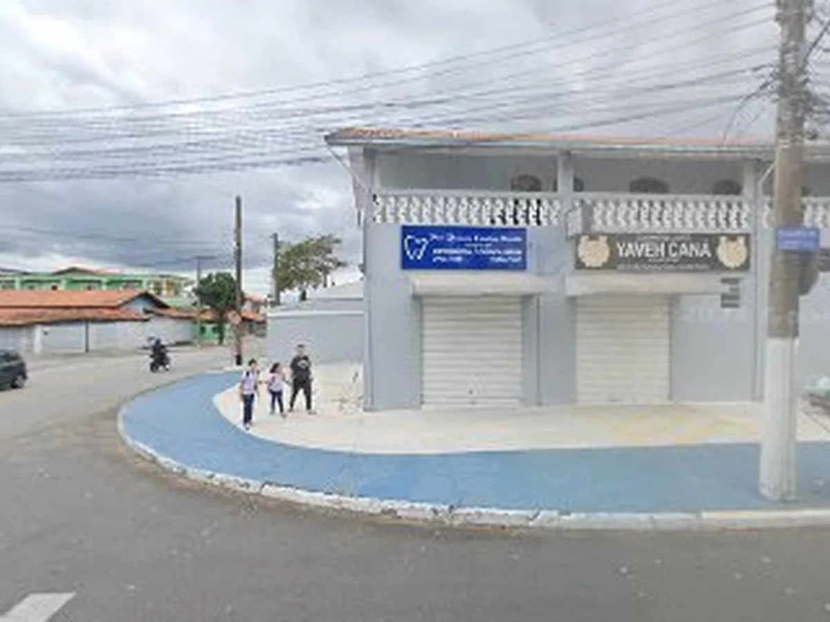 Dra Djenane Cristina Bindão — dentista em Residencial Uniao, São José dos Campos