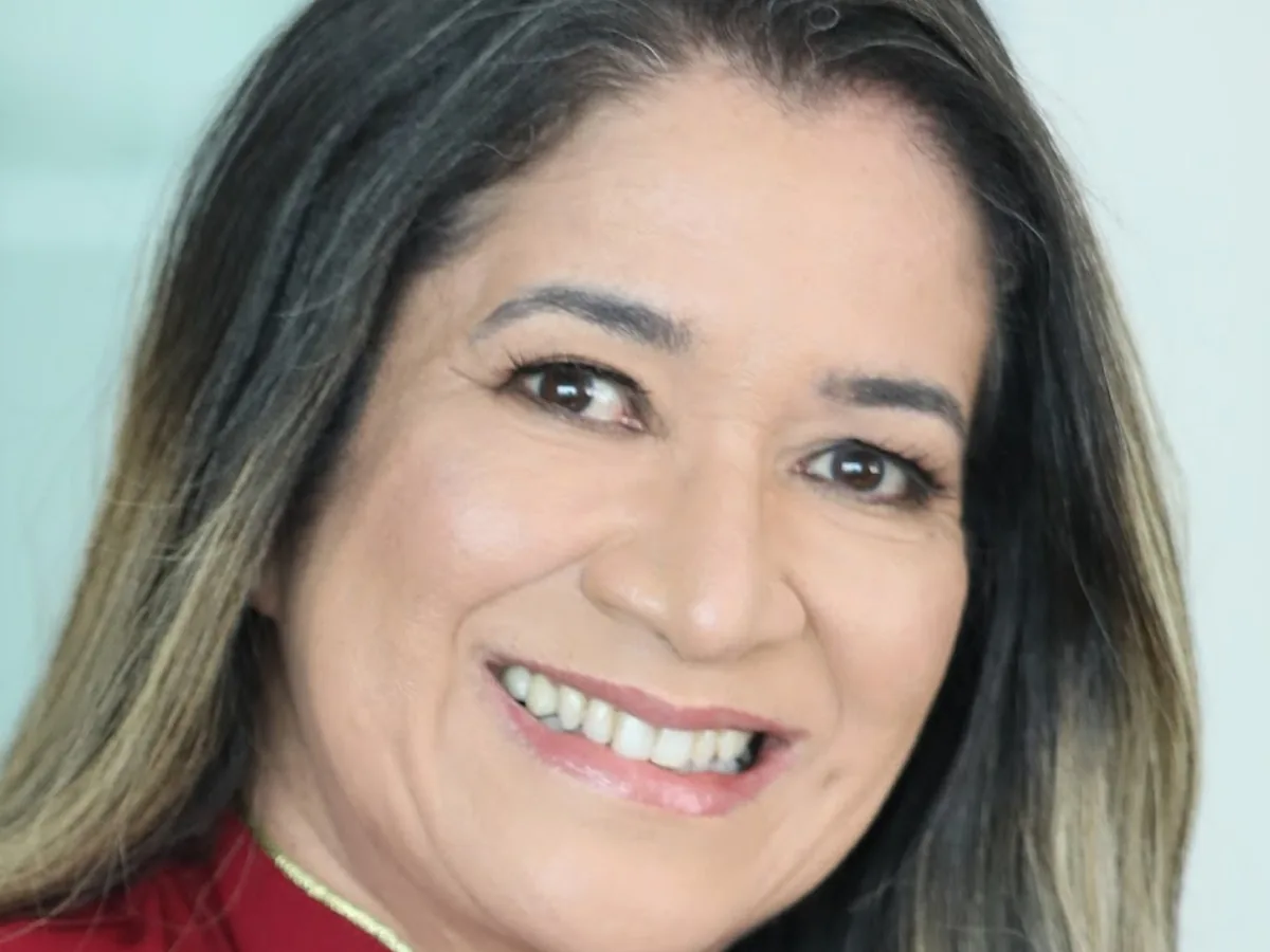 Dra. Fany Martins — dentista em Centro, São José dos Campos