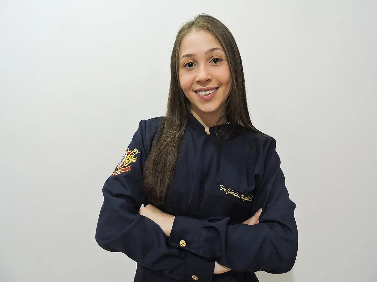 Dra Gabriela Botossi — dentista em Jardim Altos de Santana, São José dos Campos