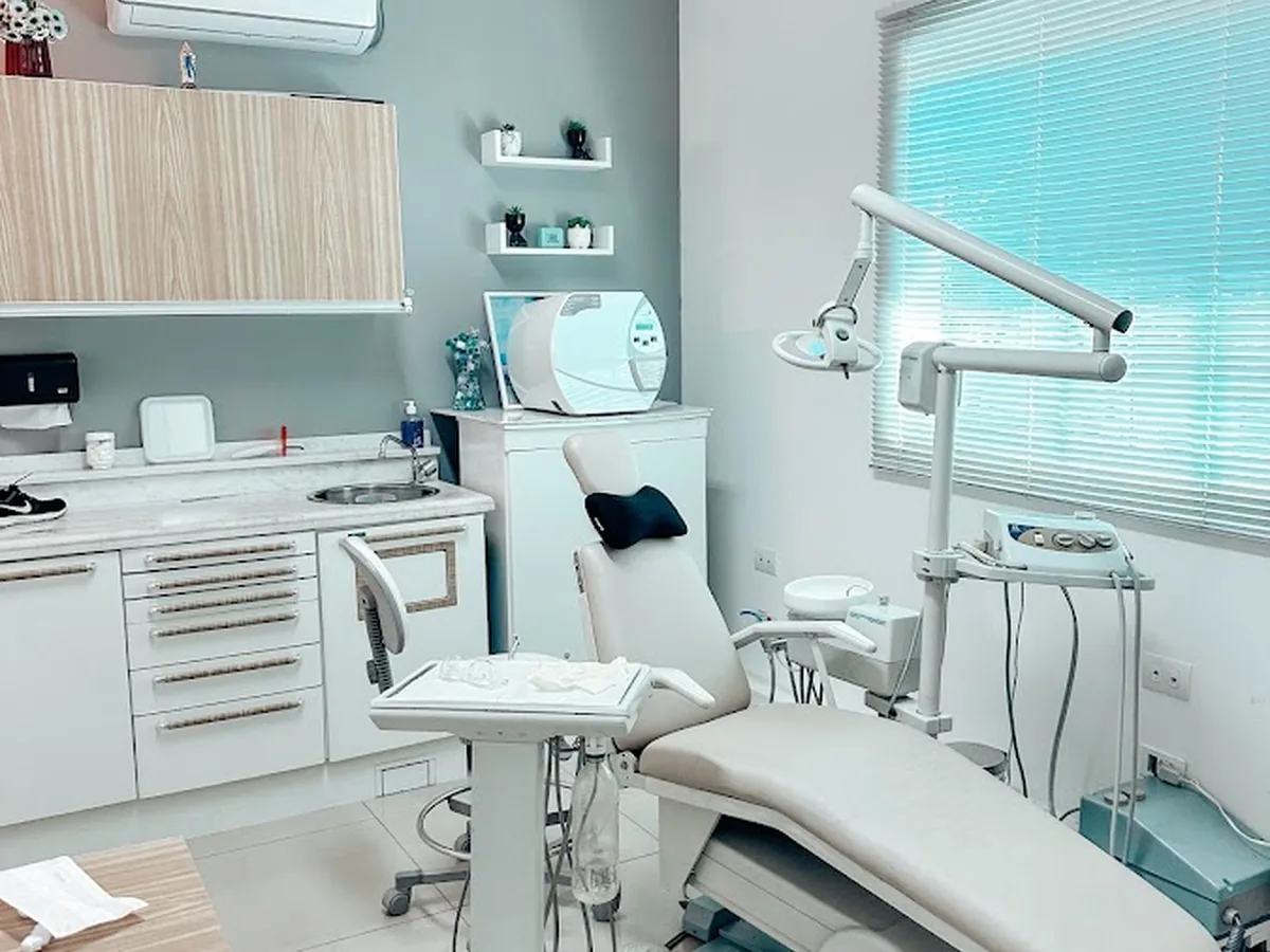 Dra. Isabella Moraes — dentista em Conjunto Residencial Trinta e Um de Marco, São José dos Campos