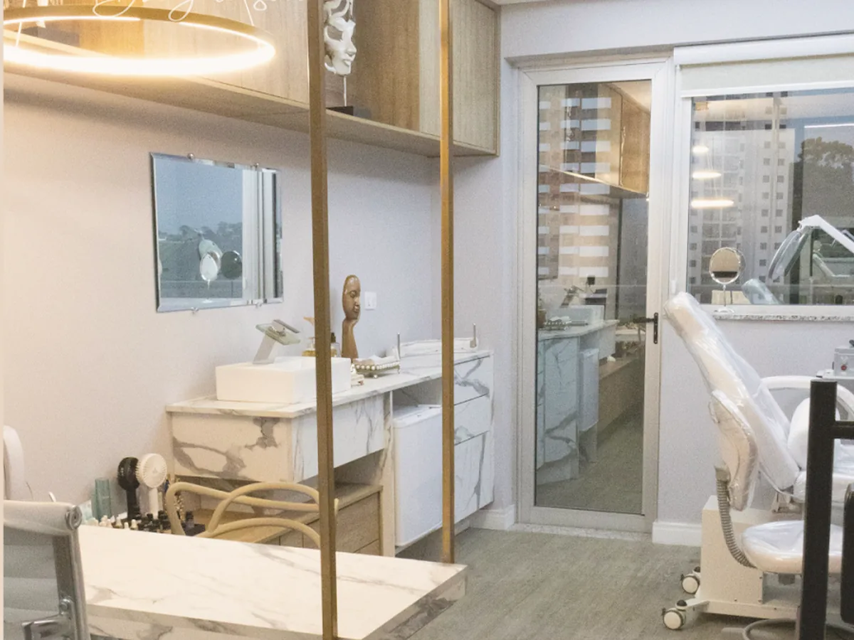 Dra. Julia Sidaoui — dentista em Jardim Aquarius, São José dos Campos