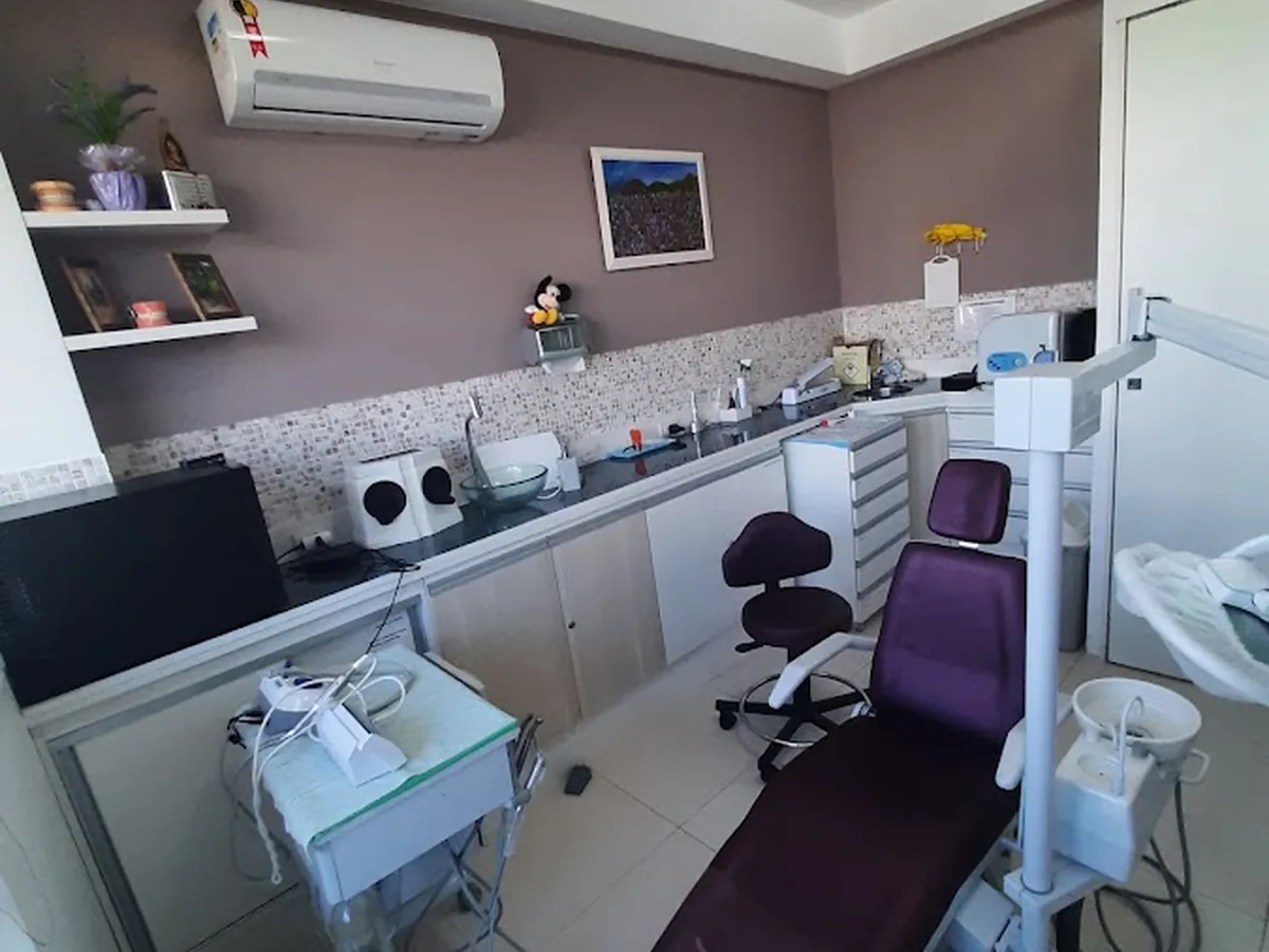 Dra. Laís Landim — dentista em Jardim Sao Dimas, São José dos Campos