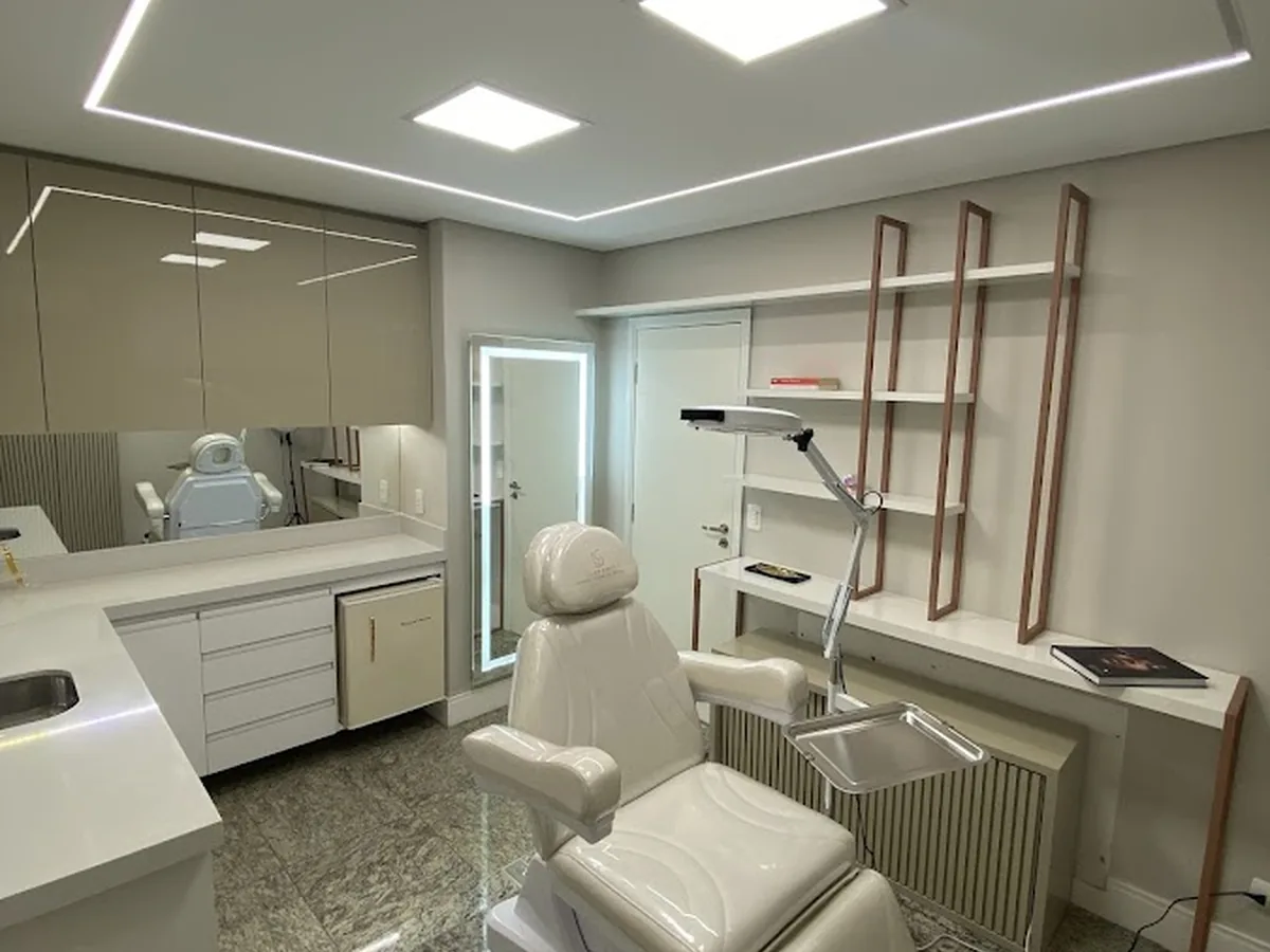Dra. Lilian Santo — dentista em Jardim Sao Dimas, São José dos Campos