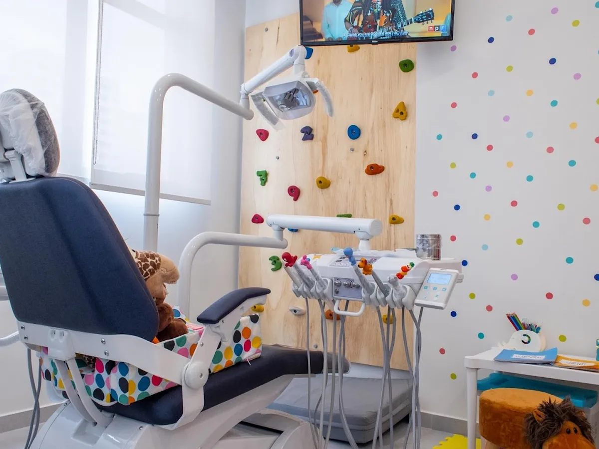 Dra. Manuela Cotrim — dentista em Jardim Apolo, São José dos Campos