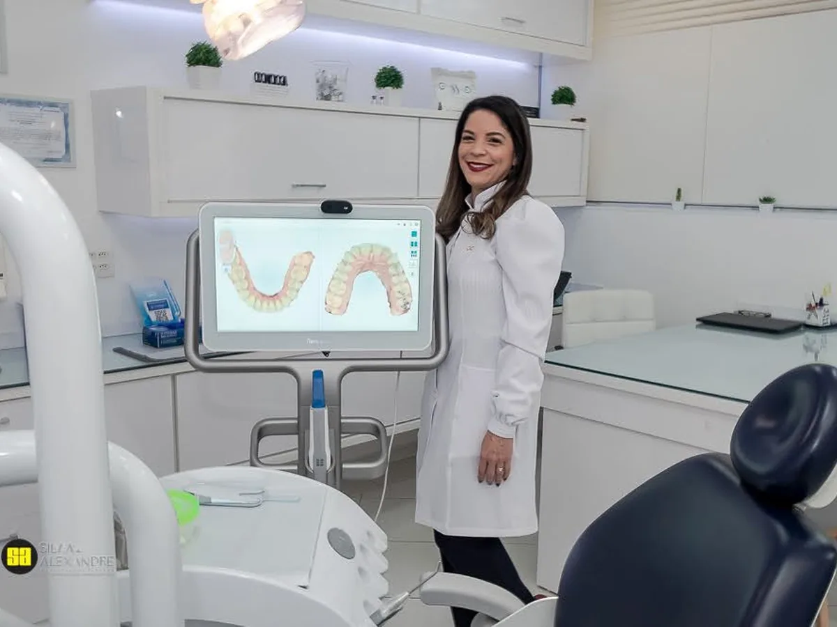 Dra. Silvia Sabino — dentista em Jardim Aquarius, São José dos Campos