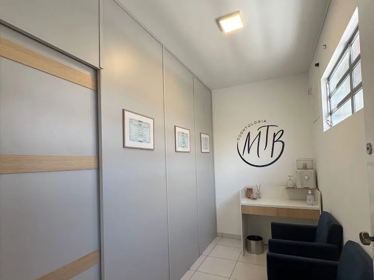 Dra. Taina Moraes — dentista em Vila Guaianazes, São José dos Campos