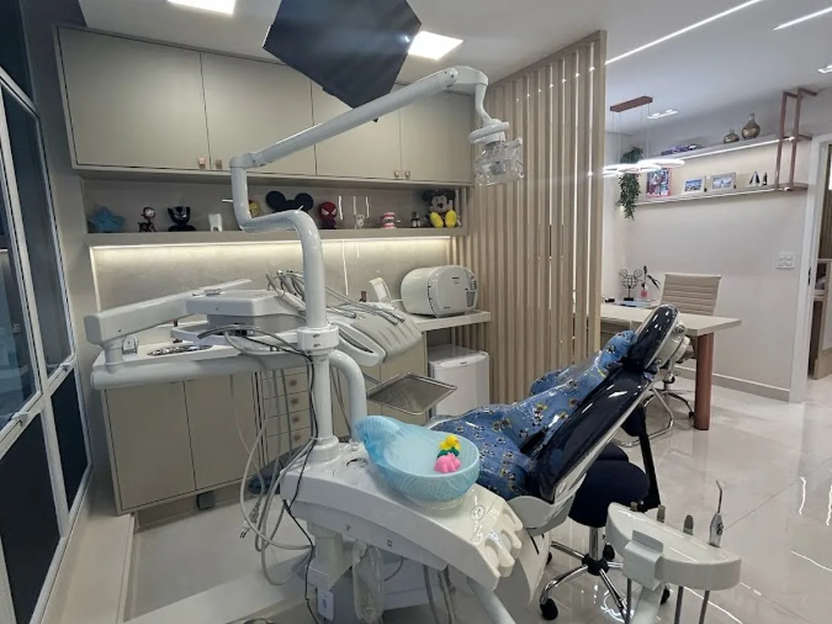 Dra. Thais Rabello Odontopediatra e Odontopediatria — dentista em Jardim Satélite, São José dos Campos