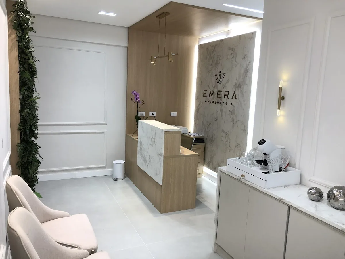 EMERA ODONTOLOGIA — dentista em JD APOLLO, São José dos Campos