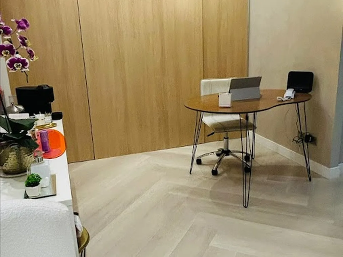 Espaço Alessandra Barros — dentista em Centro Empresarial Taquari, São José dos Campos