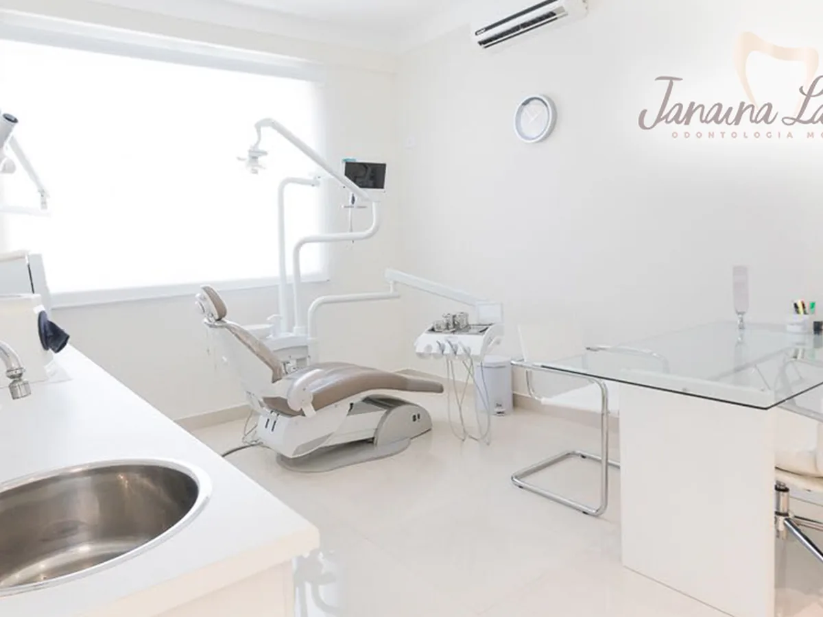 Janaina Laurindo — dentista em Jardim Satélite, São José dos Campos