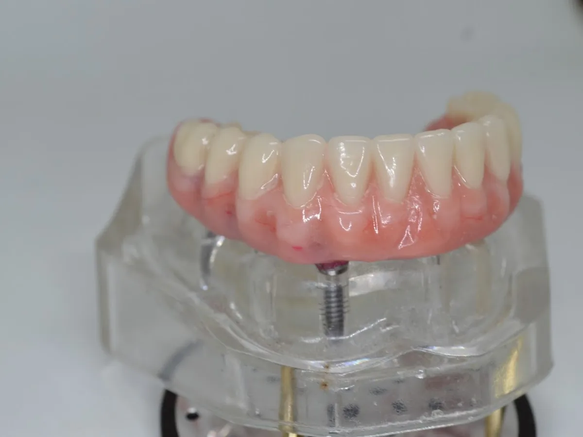 Lázaro Odontologia — dentista em Jardim Vale do Sol, São José dos Campos