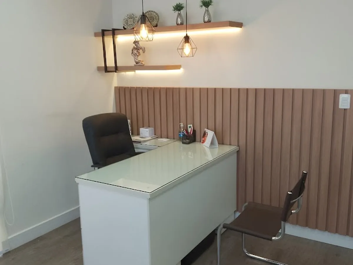 Odontologia Dr. Augusto Vieira Alves & Dra. Lisandra C.R. Barbosa — dentista em Parque Industrial, São José dos Campos