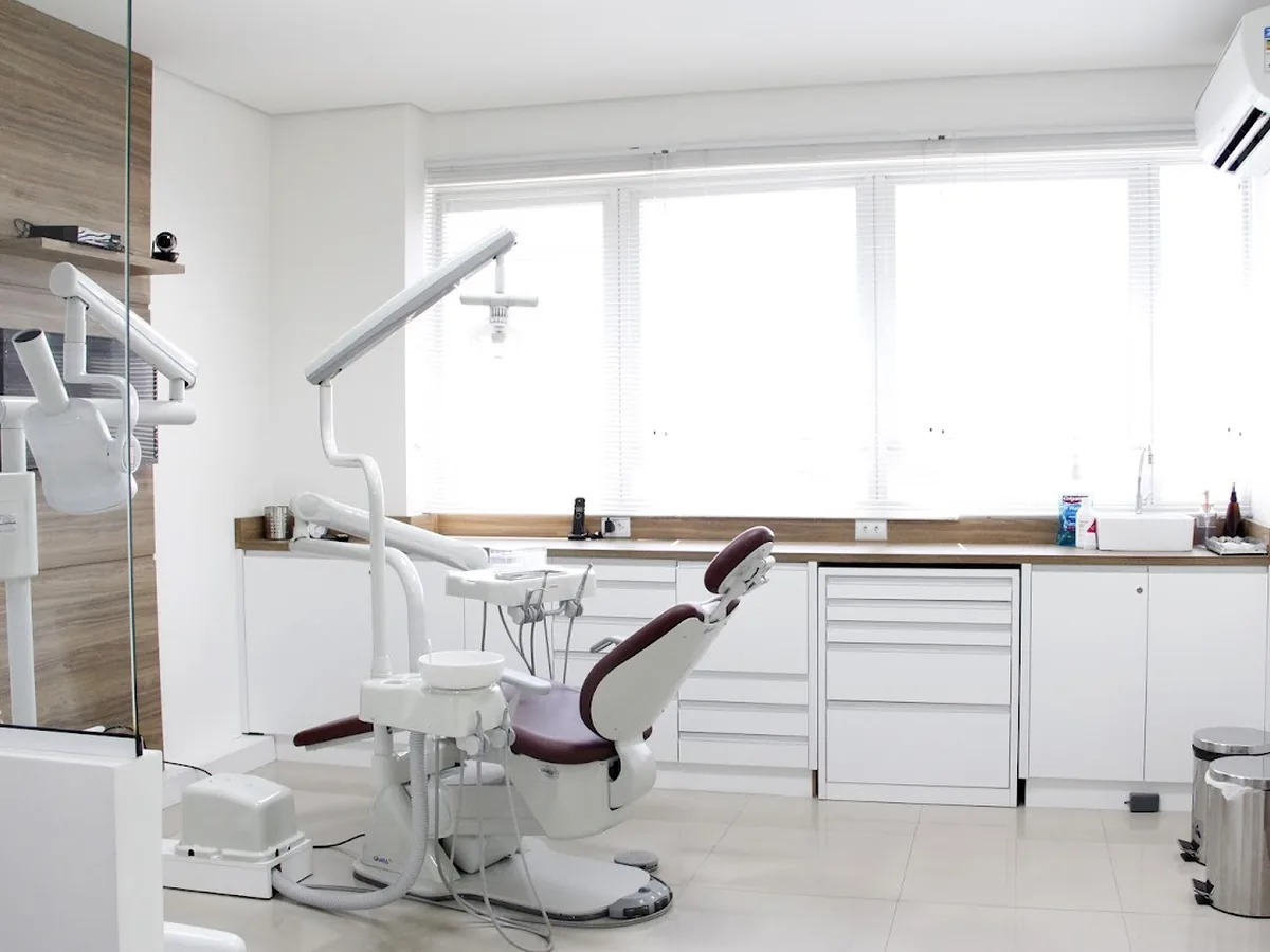 Saizaki Odontologia — dentista em Jardim Aquarius, São José dos Campos
